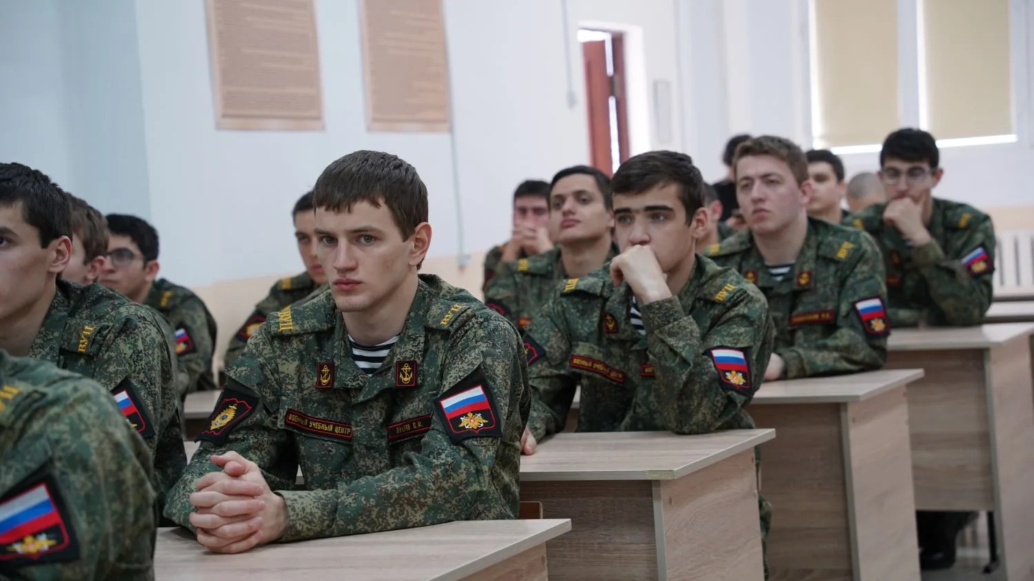 О долге, толерантности и единстве. В ДГТУ прошла встреча духовенства и военных с курсантами