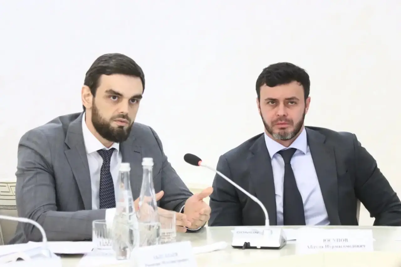 В Махачкале обсудили ключевые направления работы представителей Дагестана в регионах России
