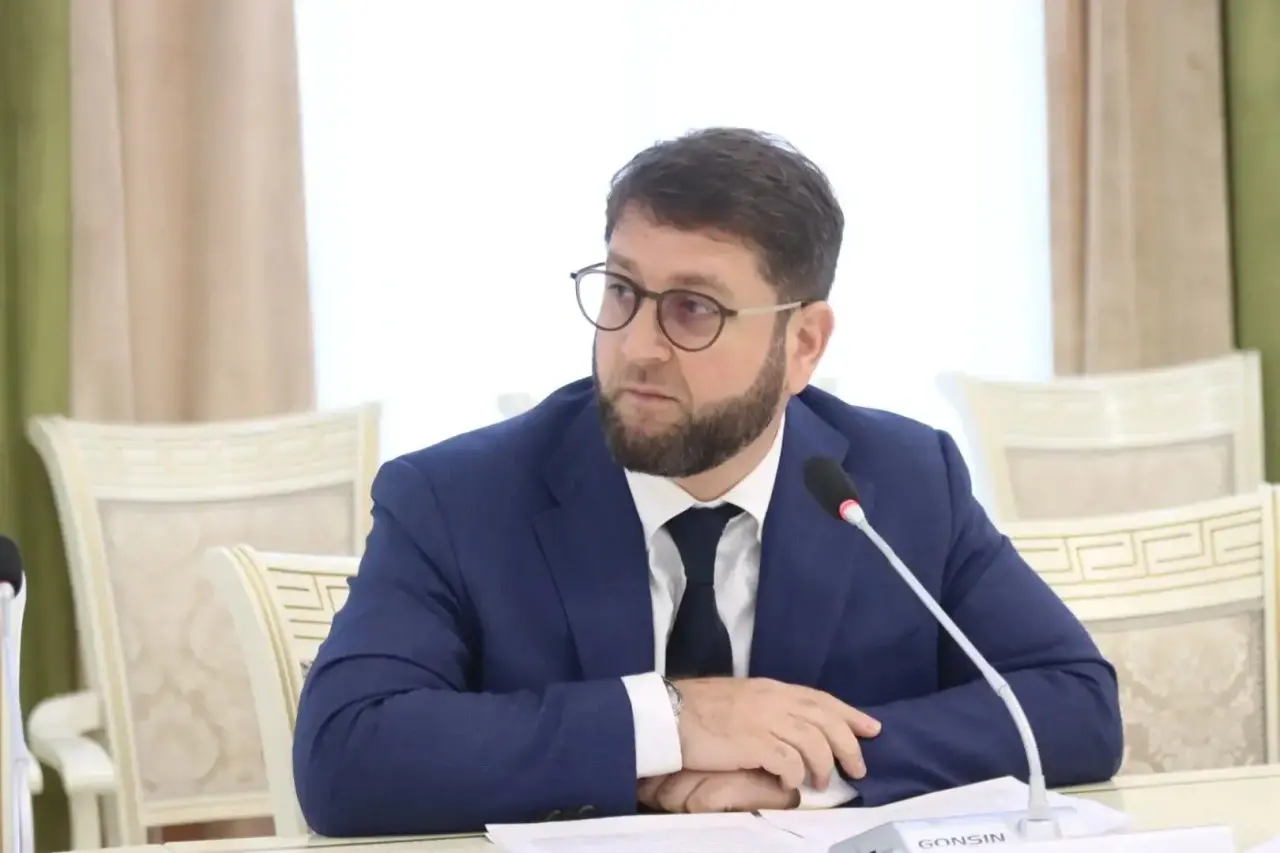 В Махачкале обсудили ключевые направления работы представителей Дагестана в регионах России