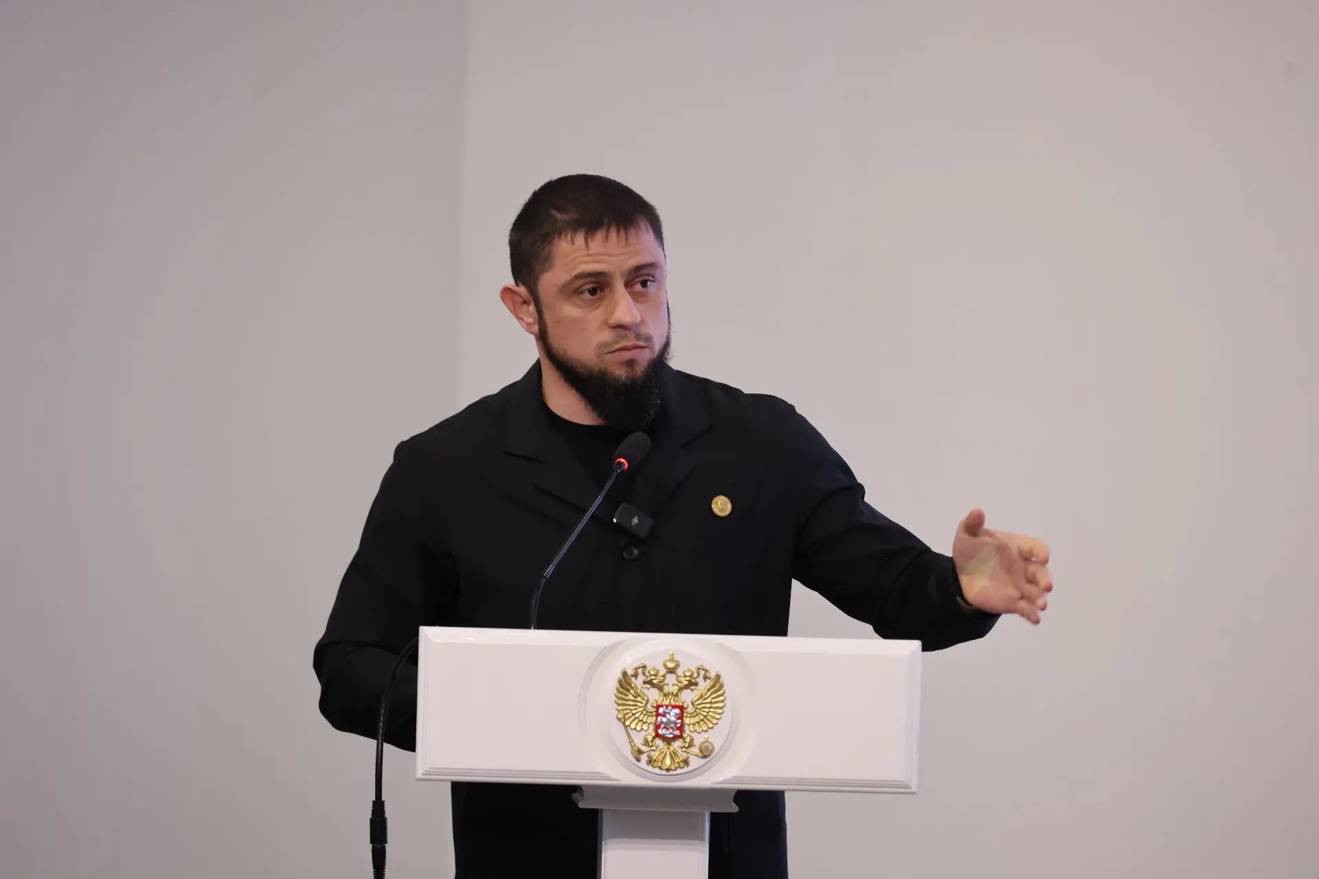 Народам России хорошо только тогда, когда они живут вместе.  Приоритеты государственной национальной политики России обсудили на пленарном заседании в Махачкале