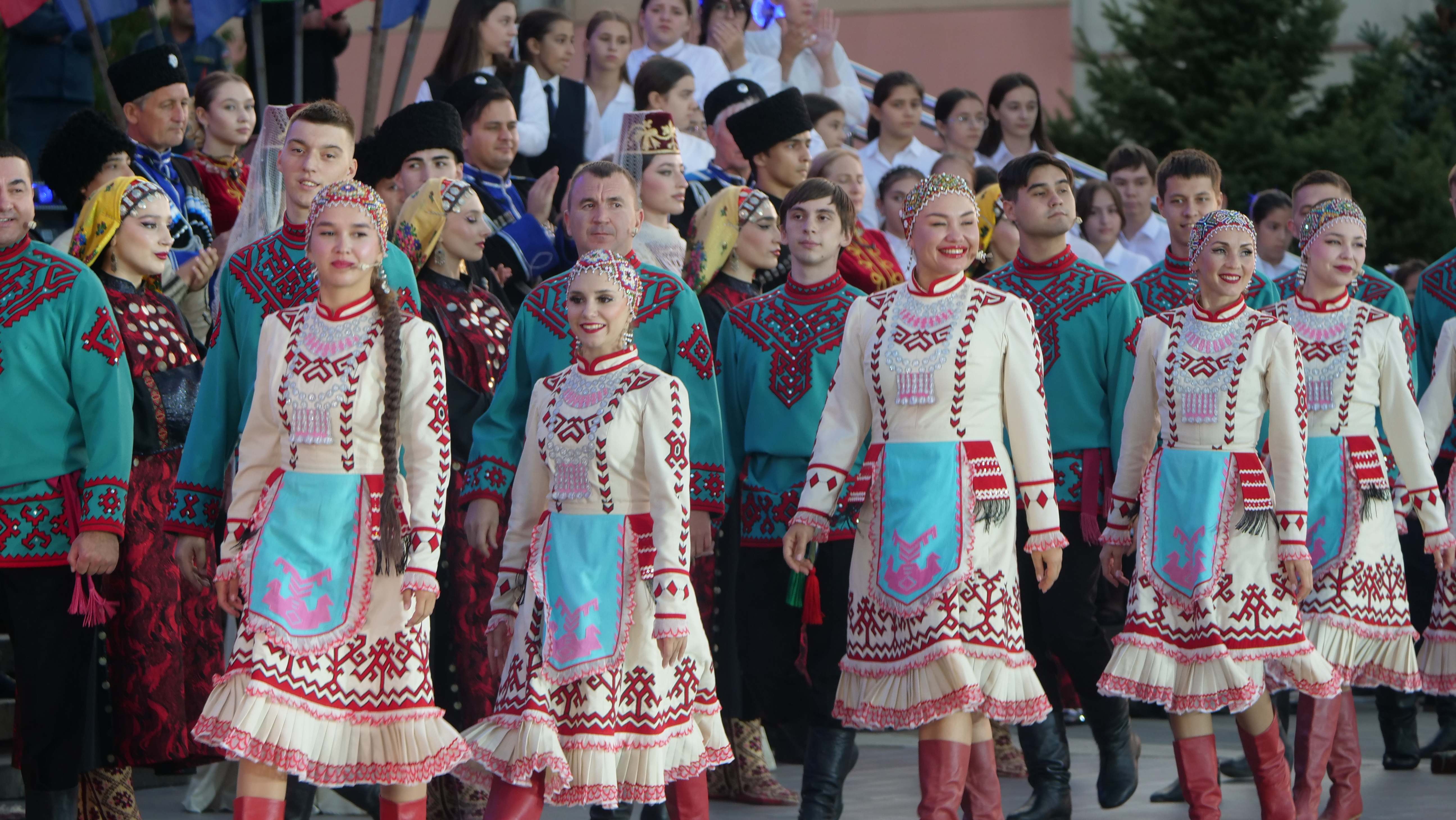 В Махачкале состоялся гала-концерт, посвященный Дню языков народов России