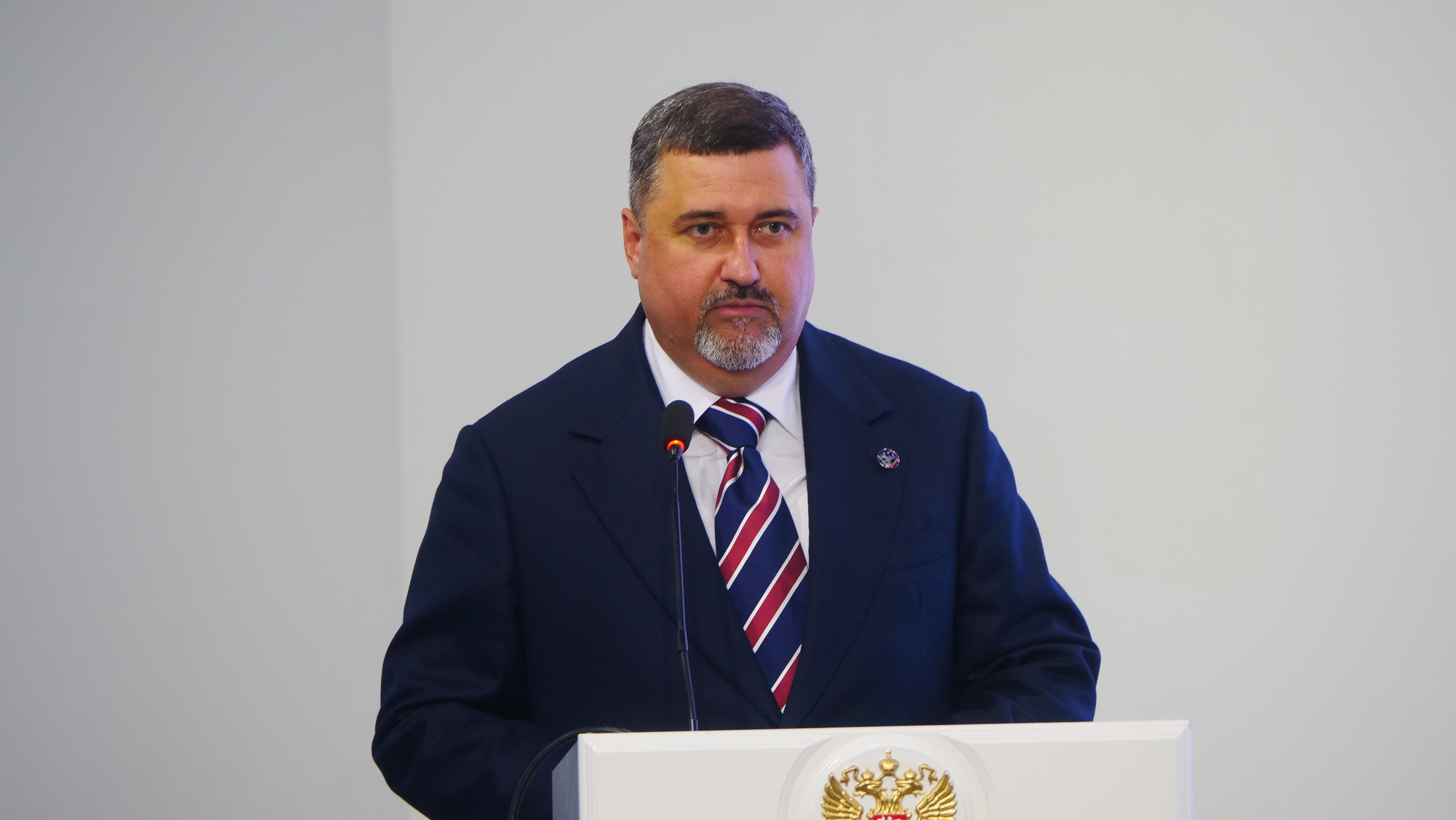 Народам России хорошо только тогда, когда они живут вместе.  Приоритеты государственной национальной политики России обсудили на пленарном заседании в Махачкале
